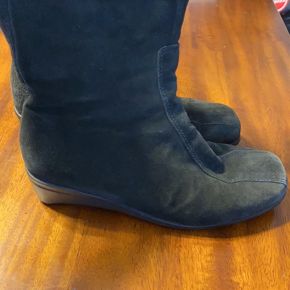 🔥 2/$25 La Canadienne Elle Suede Wedge Boot Size 8 - Picture 4 of 5